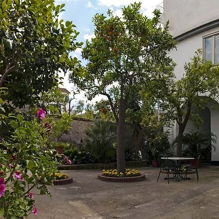 Back To Sorrento Bed and Breakfast 4*