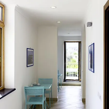 Oda ve Kahvaltı Back To Sorrento 4*